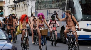London WNBR 2015 _ 000014 _ gilles filme 2 jeunes filles